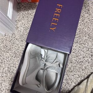 Freely Women's Athletic Shoes - Gray